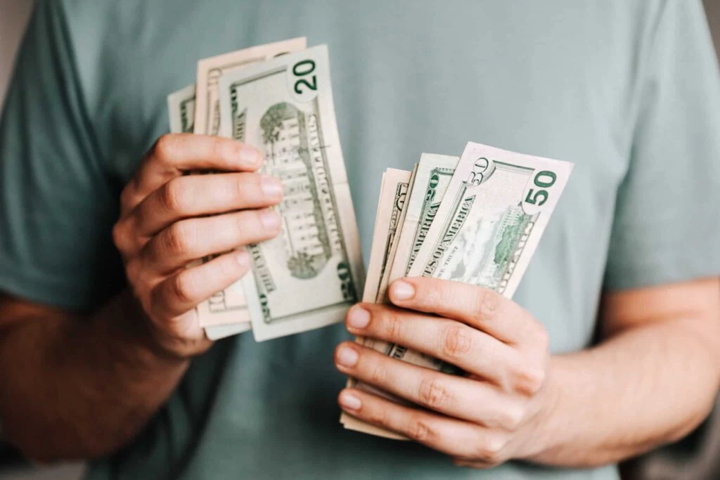 How much does a public speaker make?